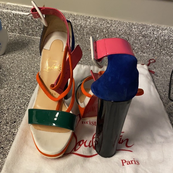 Authentic louboutin shoes - Picture 2 of 7